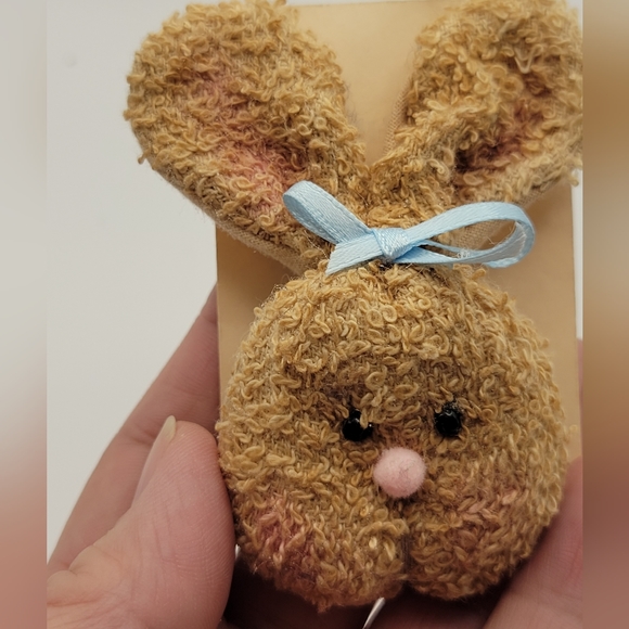 Vintage Handcrafted Easter Bunny Pin. By Foothills Crafts. NEW. - Picture 3 of 5